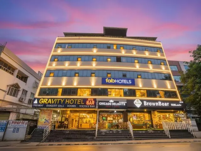 Fabhotel Broholic Prime Suites