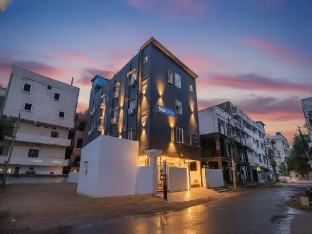 Fabhotel Dream Connect