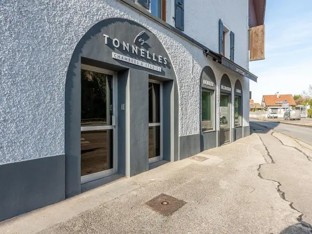 Les Tonnelles