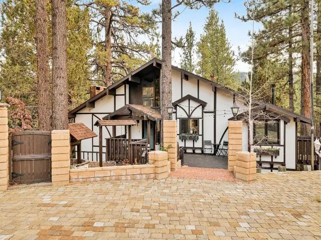 Soaring Pines #2193