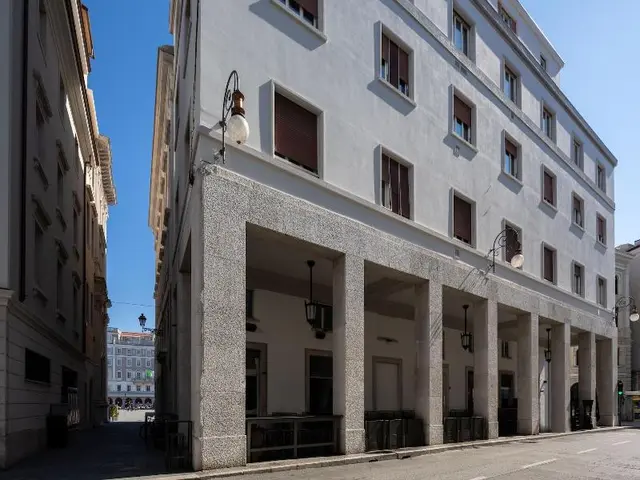 Vis A Vis Apartments