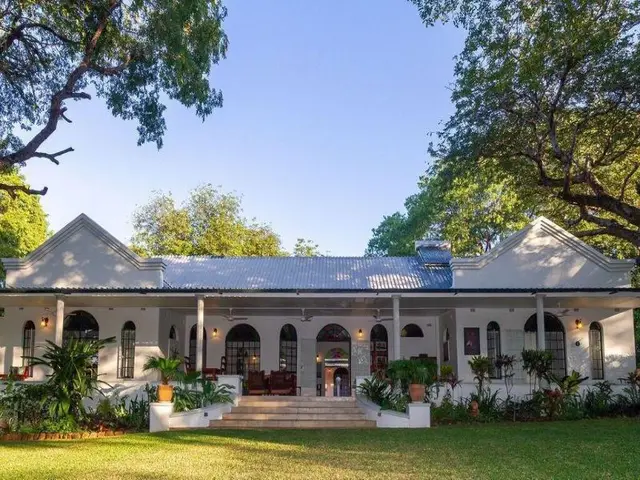 The Courtney Lodge