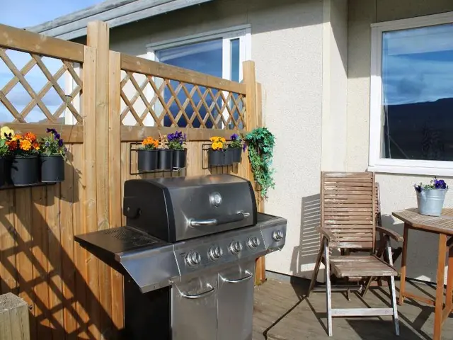 Stã³ri-bakki Guesthouse With Hot Tub