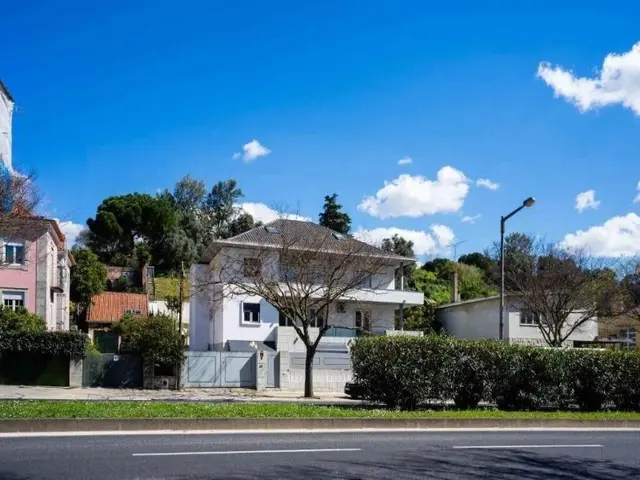 Avenue Hill Hotel