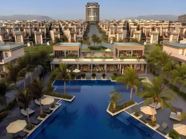 Seascape Villas In Long Beach Cam Ranh