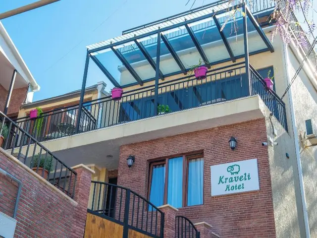 Kraveli Hotel
