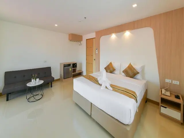 Iris Palace