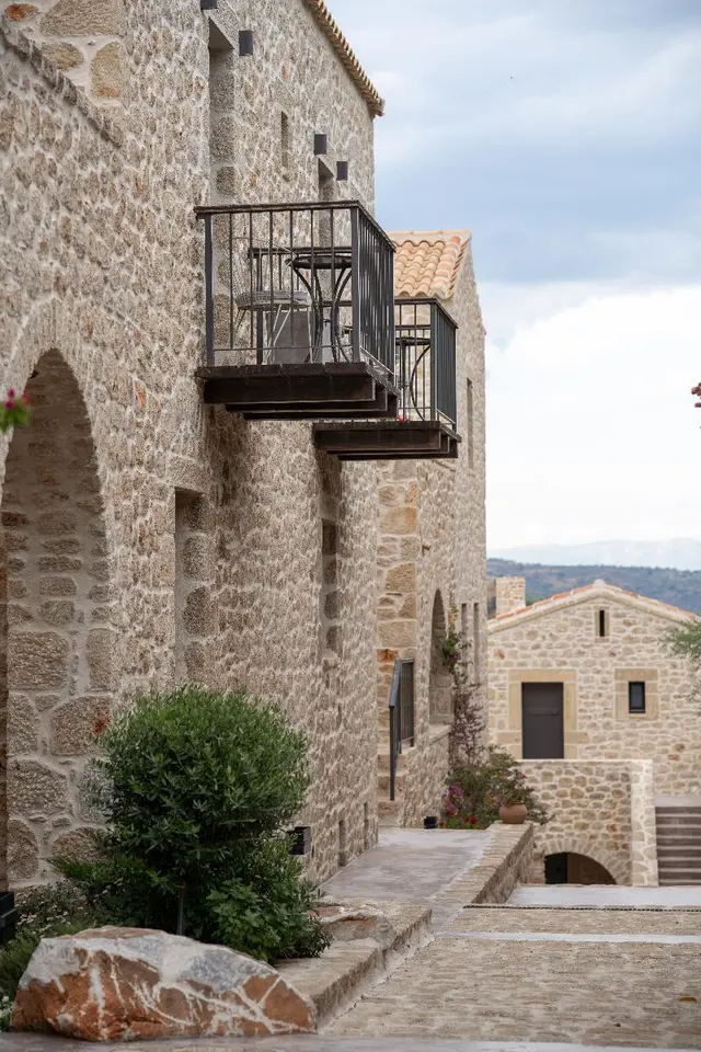 Alistos Hotel