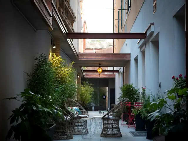 Aqua Apartments