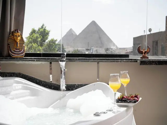Camel Pyramids View Inn