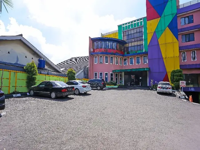 Townhouse Oak Hotel Fiducia Pasar Minggu