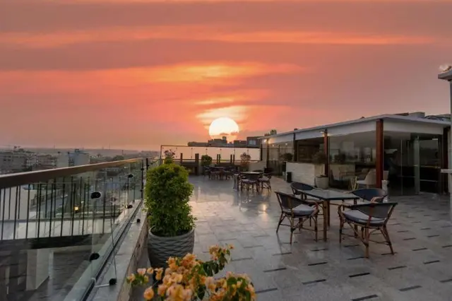 Pyramids Charm Hotel