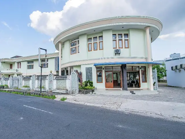 Collection O Tasikmalaya Near Stadium Wiradadaha