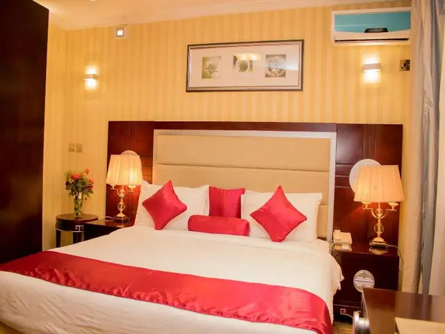 Simama Hotel