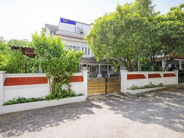 Fabhotel Disha Inn