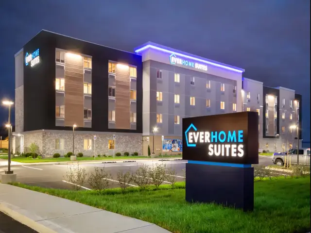 Everhome Suites Lexington - Horse Park