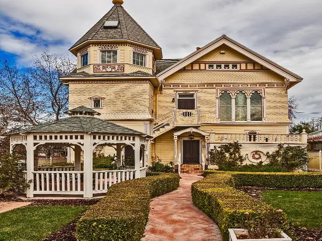 Victorian Mansion Bed & Breakfast