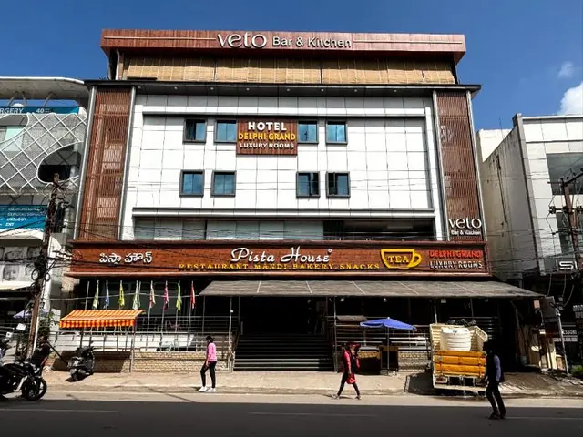 Hotel Delphi Grand