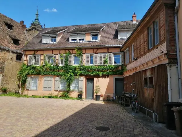 La Cour De Berthe Est