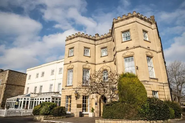 Arnos Manor