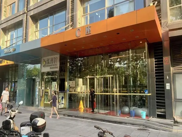 Beijing Furnished Apt With Queen Bed