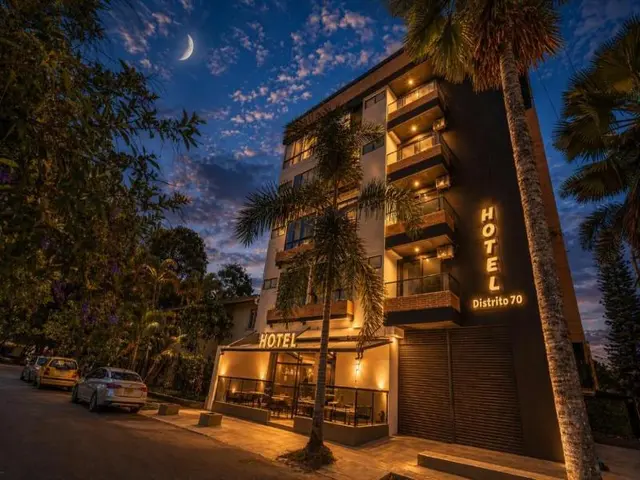Distrito 70 Living
