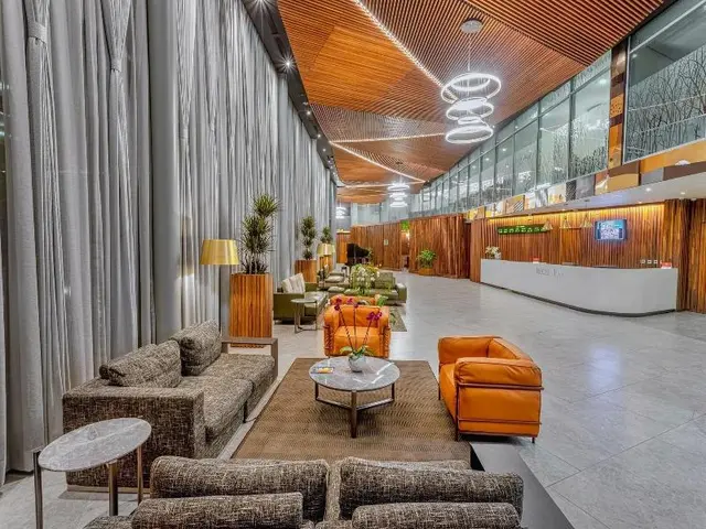 Alisa Hotel Tema