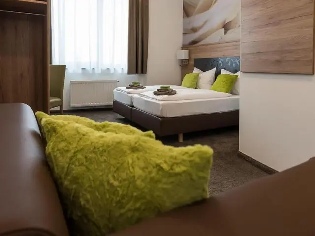 Outlet Hotel