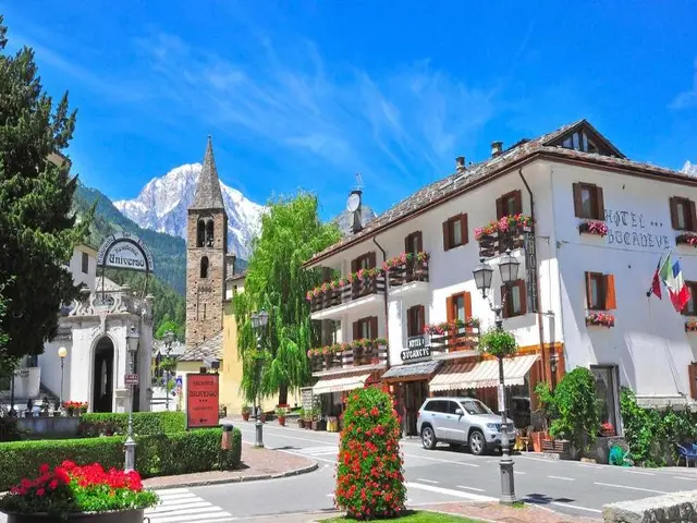 Hotel Bucaneve