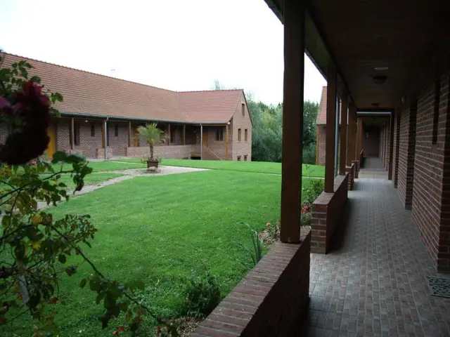 Hôtel Les Charmilles De Mormal
