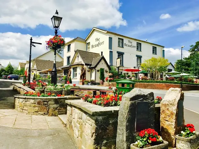 "the Beaufort, Raglan"