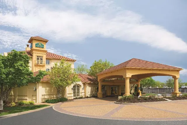 La Quinta Inn & Suites St Louis / Westport