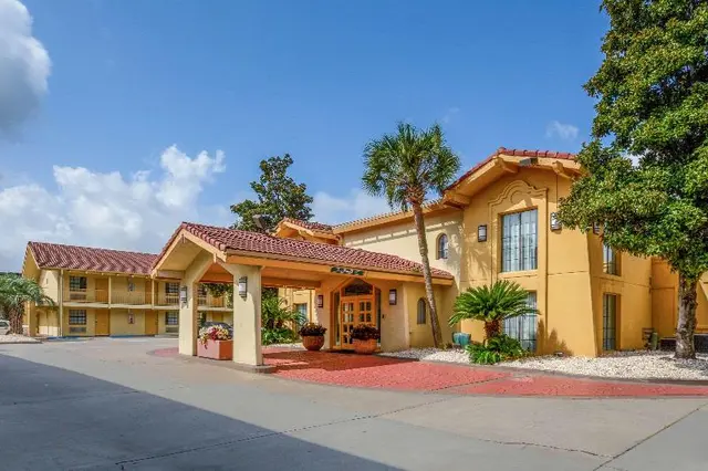 Quality InnSuites North Charleston AshleyPhosphate