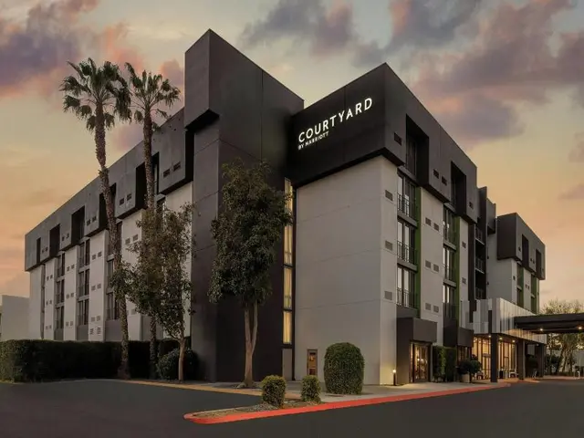 Courtyard by Marriott San Jose Airport