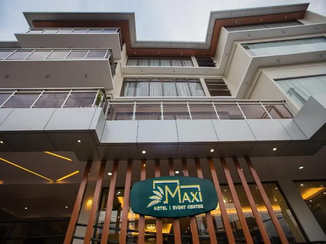 Maxi Hotel And Event Center