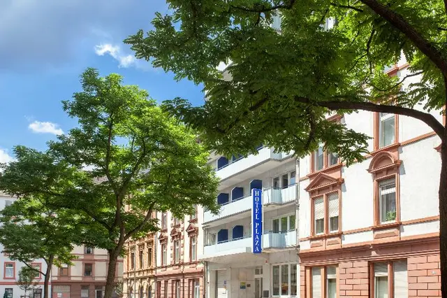 Favored Hotel Plaza