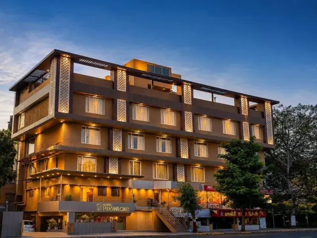 Hotel Pleasant Lake