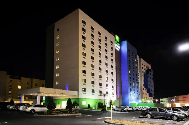 Holiday Inn Express & Suites TOLUCA ZONA AEROPUERT