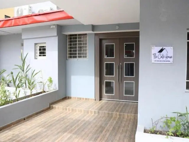 Cate House And Apartment