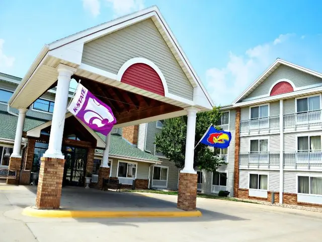 Fossil Creek Hotel And Suites