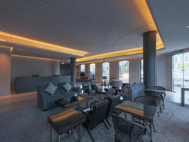 Land Walk Hotel