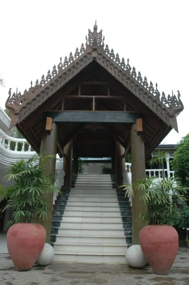 Emerald Land Inn