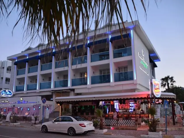 Devamli Hotel