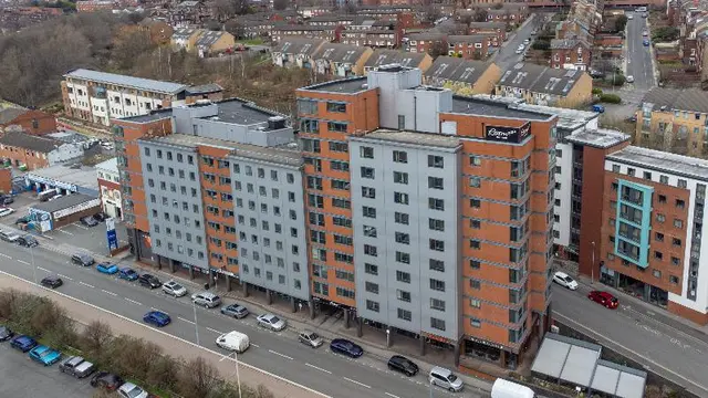 Roomzzz Leeds City West