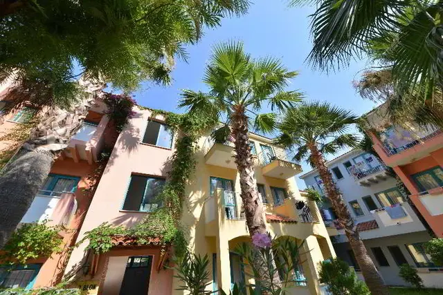 Montebello Deluxe Hotel