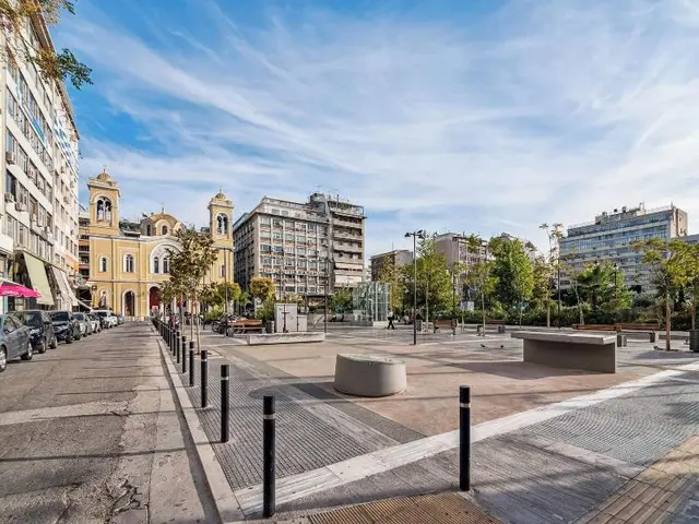 Limehome Piraeus Olive