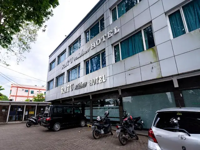 Reddoorz Premium Hotel Ratu Residence