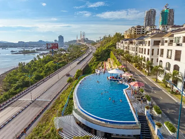 D'lioro Hotel And Resort