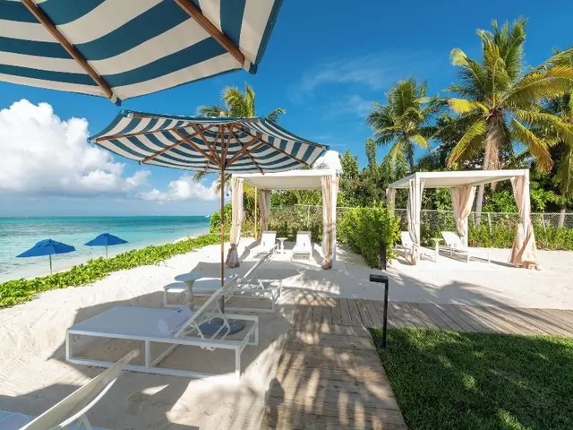 Beachfront At Windsong On The Reef