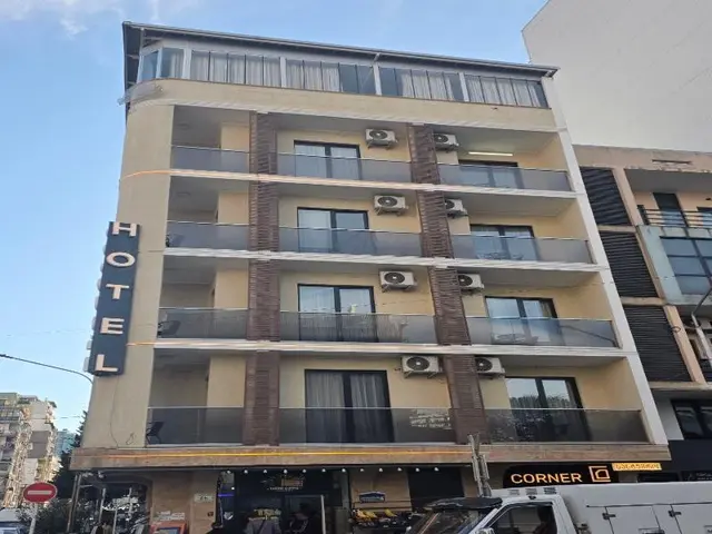 Hotel Corner